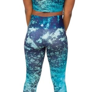 Waterlust fountain of youth leggings